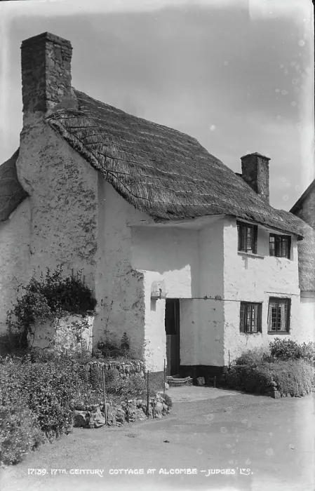 Framed Print : 17th Century Cottage at Alcombe Framed Print : 17th Century Cottage at Alcombe