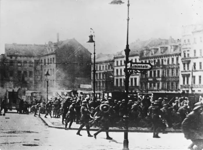 Framed Print : 1918 German Revolution Framed Print : 1918 German Revolution
