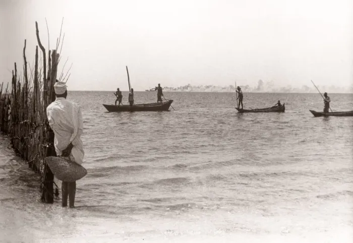 Framed Print : 1940s East Africa - fishermen and boats off Mombasa Framed Print : 1940s East Africa - fishermen and boats off Mombasa