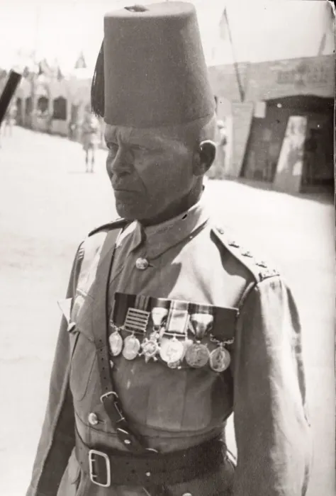 Framed Print : 1940s East Africa - soldiers Kenya, Kings African Rifles Framed Print : 1940s East Africa - soldiers Kenya, Kings African Rifles