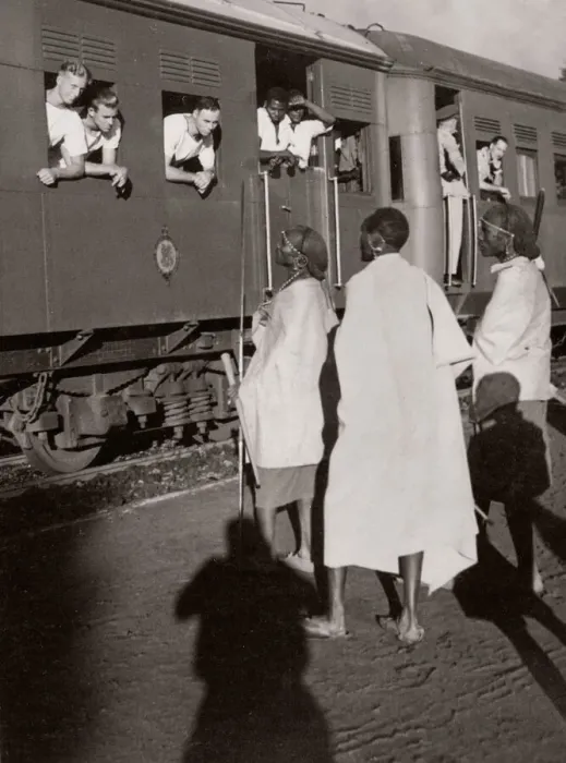 Framed Print : 1940s East Africa - train station in Kenya Framed Print : 1940s East Africa - train station in Kenya