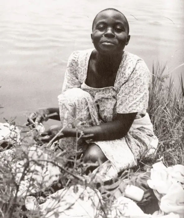 Framed Print : 1940s East Africa - Uganda washing clothes Lake Victoria Framed Print : 1940s East Africa - Uganda washing clothes Lake Victoria