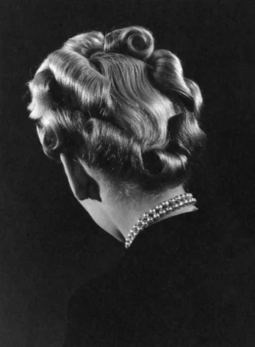 Framed Print : 1940s hairstyle Framed Print : 1940s hairstyle