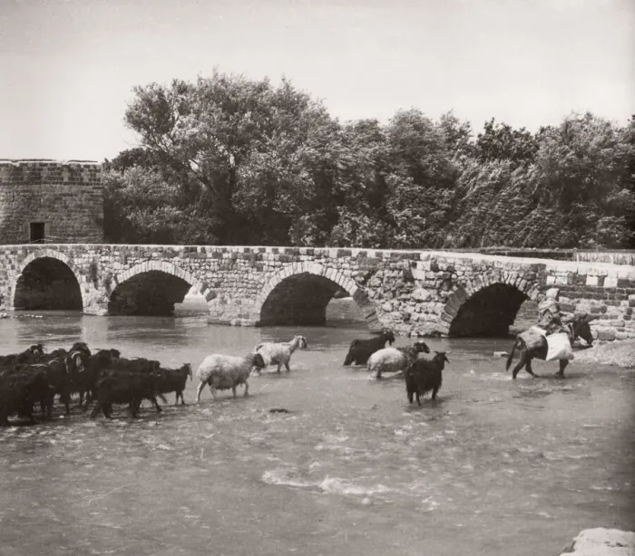 Framed Print : 1943 Syria - Hama on the river Orontes Framed Print : 1943 Syria - Hama on the river Orontes