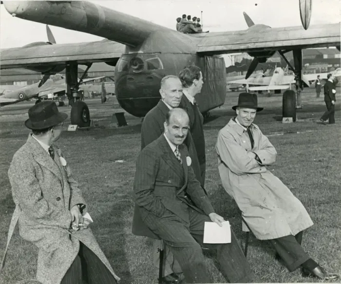 Framed Print : 1945 Farnborough Show - de Havilland, Walker, Butler
