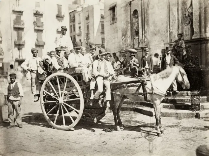 Framed Print : 19th century vintage photograph: horse and cart, passenger carriage, hackney Framed Print : 19th century vintage photograph: horse and cart, passenger carriage, hackney