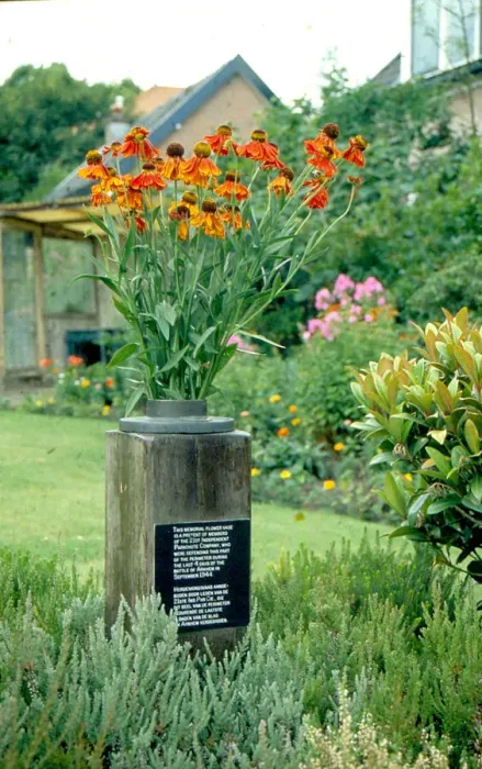 Framed Print : 21st Independent Para Coy Memorial, Oosterbeek Framed Print : 21st Independent Para Coy Memorial, Oosterbeek