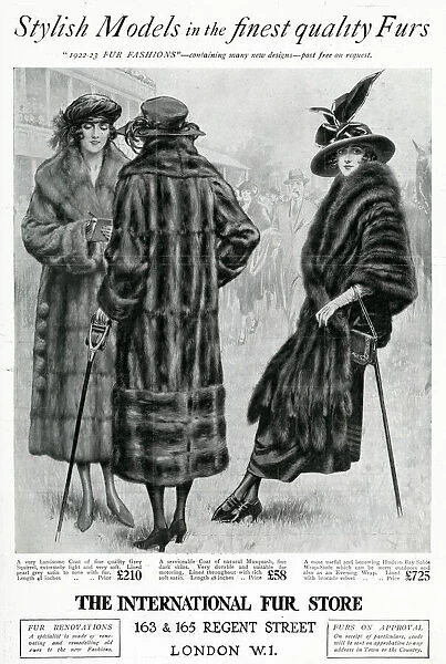 Advert for International Fur Store 1922