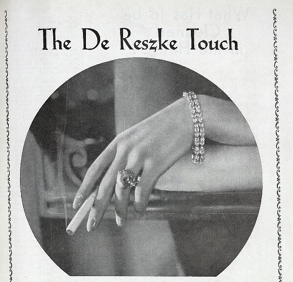 Advert for De Reszke Minors, a range of cigarettes smaller than their standard Americans range. Date: 1932