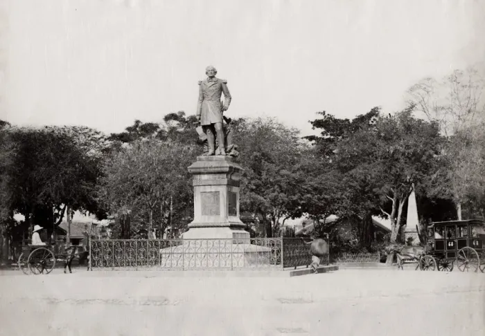 Framed Print : Admiral Rigault de Genouilly statue, Saigon Framed Print : Admiral Rigault de Genouilly statue, Saigon
