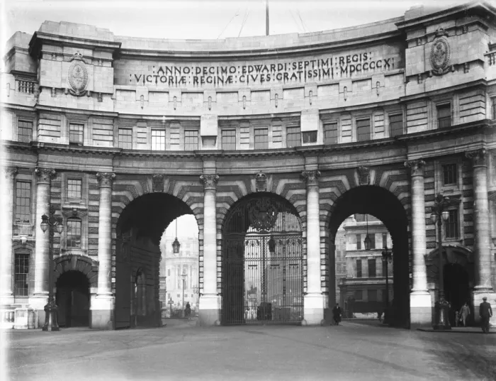 Framed Print : Admiralty Arch 1930S Framed Print : Admiralty Arch 1930S