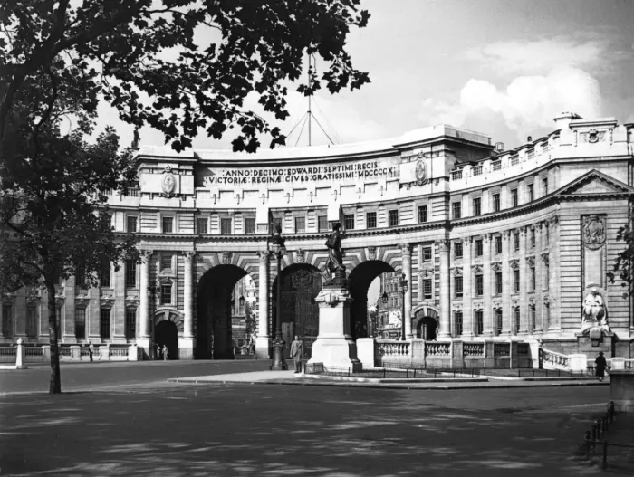 Framed Print : Admiralty Arch 1950S Framed Print : Admiralty Arch 1950S