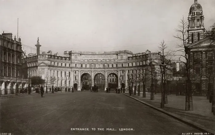 Framed Print : Admiralty Arch: entrance to the Mall Date: 1920s Framed Print : Admiralty Arch: entrance to the Mall Date: 1920s