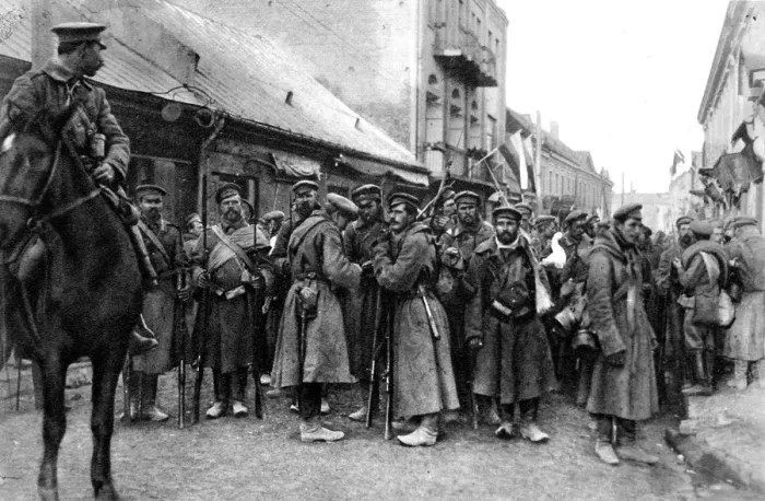 Framed Print : The advance guard of the Russians occupying a town in Poland Framed Print : The advance guard of the Russians occupying a town in Poland