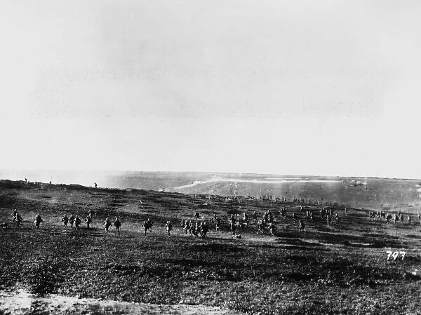 Advancing troops 1916