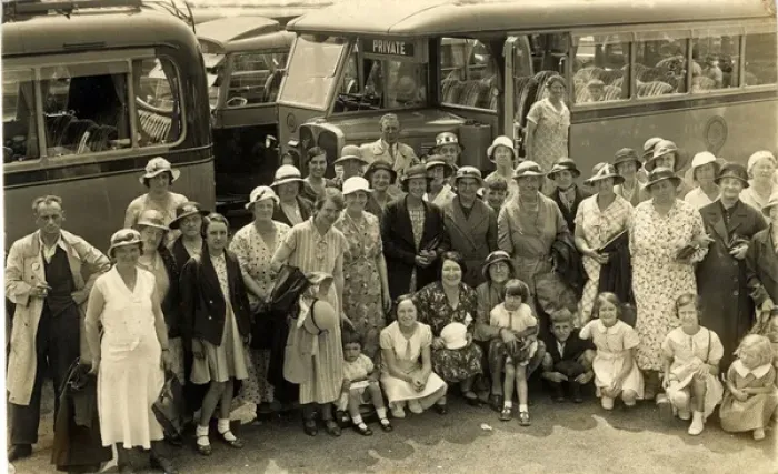 Framed Print : AEC Regal Vintage Bus and Passengers, England Framed Print : AEC Regal Vintage Bus and Passengers, England