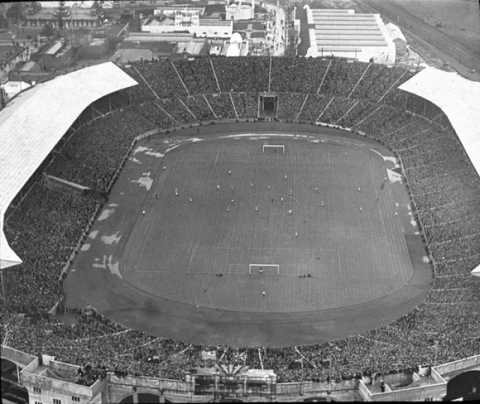 Framed Print : Aerial view of the 1924 Cup Final Wembley Stadium London