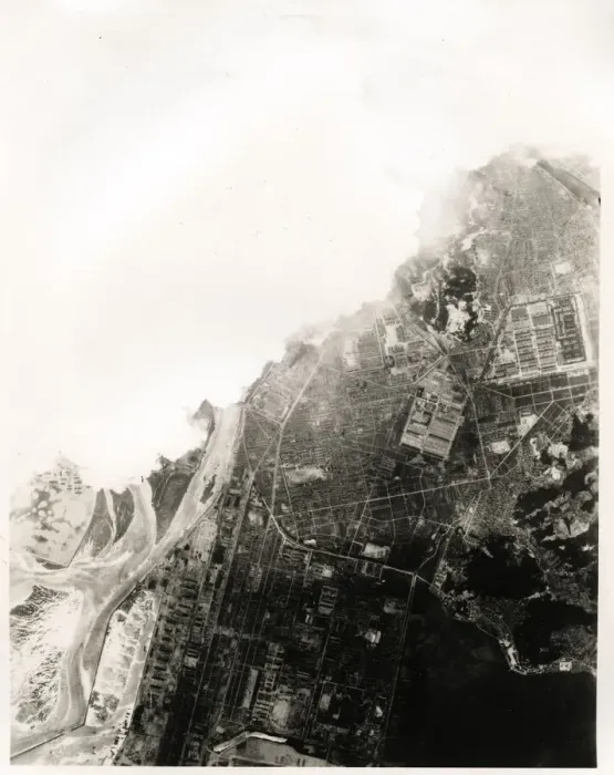 Framed Print : Aerial view of the city of Hiroshima, Japan, atom bomb 1945 Framed Print : Aerial view of the city of Hiroshima, Japan, atom bomb 1945