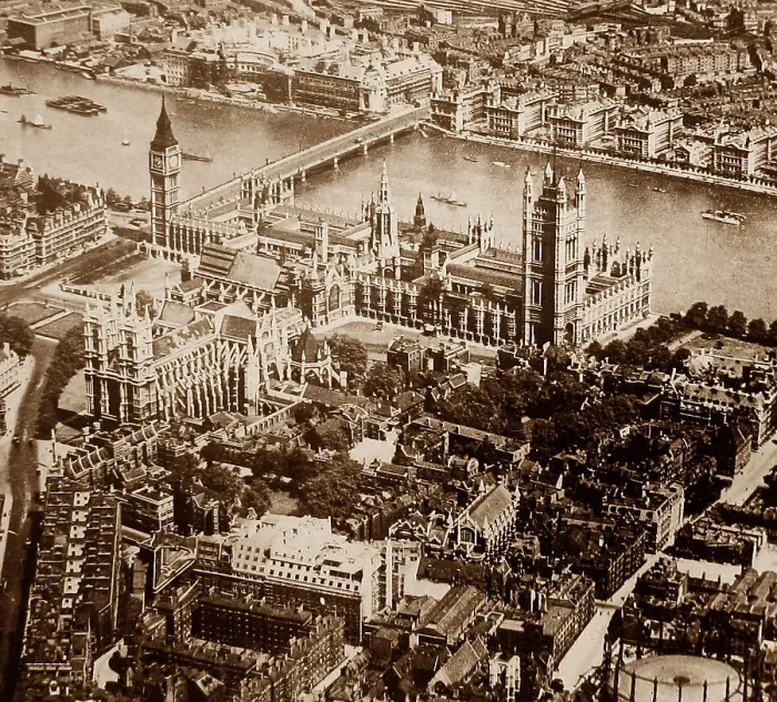 Framed Print : Aerial view of Houses of Parliament, London, in the 1920s Framed Print : Aerial view of Houses of Parliament, London, in the 1920s
