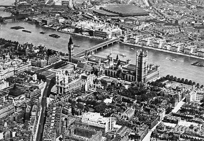Framed Print : Aerial View of the Houses of Parliament, London Framed Print : Aerial View of the Houses of Parliament, London