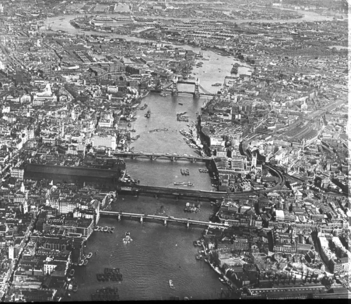 Framed Print : An aerial view of the River Thames looking east Framed Print : An aerial view of the River Thames looking east