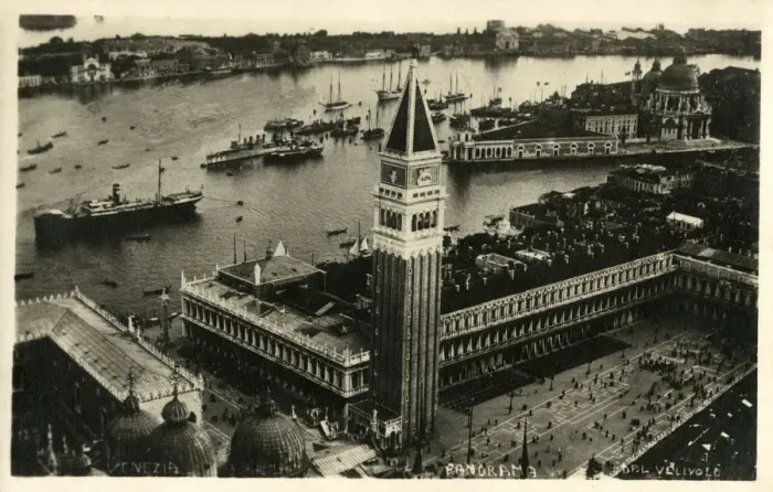Framed Print : Aerial view of St Marks Square, Venice, Italy Framed Print : Aerial view of St Marks Square, Venice, Italy