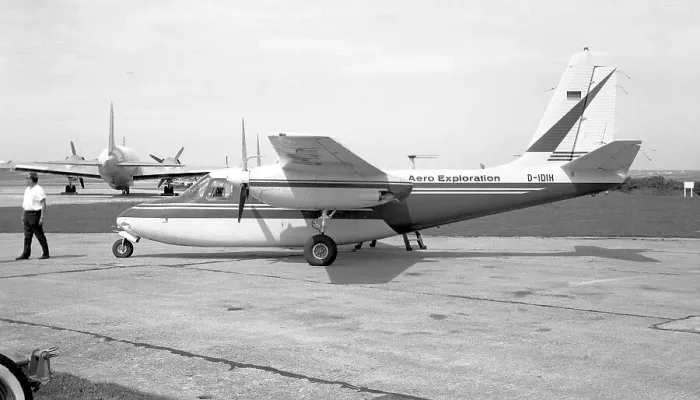 Framed Print : Aero Commander 680 D-IDIH Framed Print : Aero Commander 680 D-IDIH