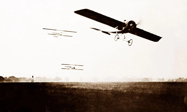 Aeroplanes racing, Hendon Aerodrome, early 1900s