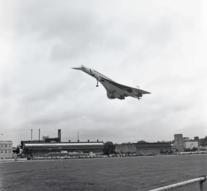Framed Print : Aerospatiale-BAC Concorde G-AXDN Farnborough 1974 Framed Print : Aerospatiale-BAC Concorde G-AXDN Farnborough 1974