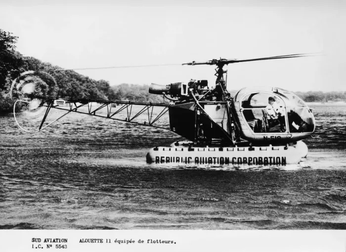 Framed Print : Aerospatiale SA-315 Alouette II / 2 Framed Print : Aerospatiale SA-315 Alouette II / 2