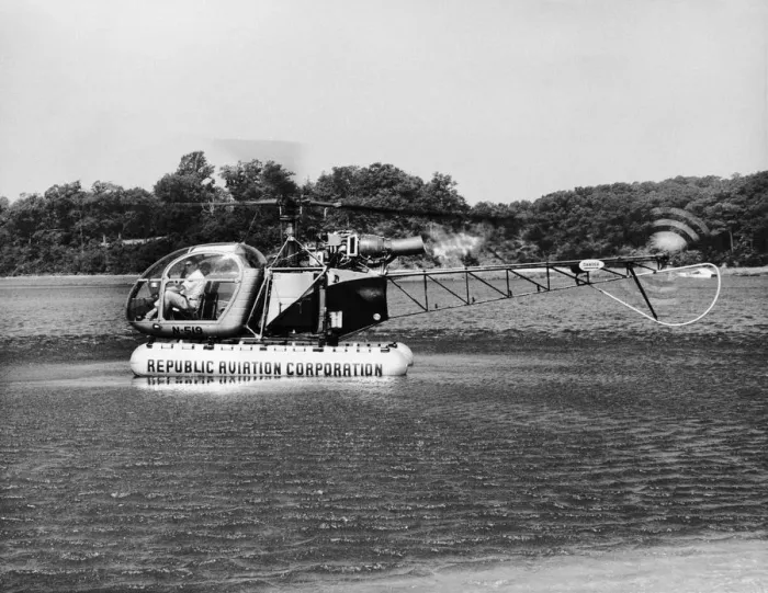 Framed Print : Aerospatiale SA-315 Alouette II / 2 Framed Print : Aerospatiale SA-315 Alouette II / 2