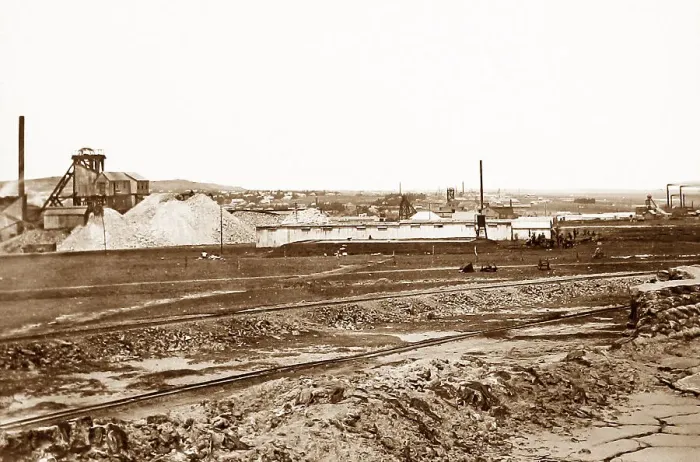 Framed Print : Africa Johannesburg Gold Mine on Line of Reef pre-1900 Framed Print : Africa Johannesburg Gold Mine on Line of Reef pre-1900