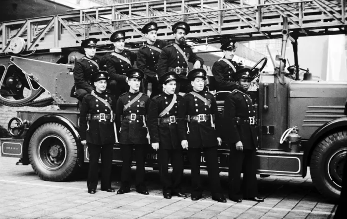 Framed Print : AFS crew with turntable ladder, WW2 Framed Print : AFS crew with turntable ladder, WW2