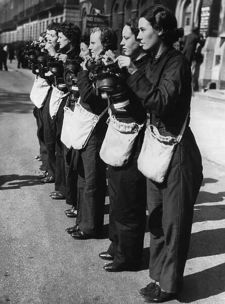 AFS women, gas mask drill, WW2