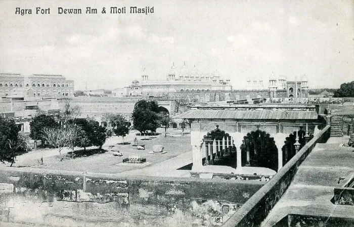 Framed Print : Agra Fort - Diwan-i-Am and Moti Masjid - Agra, India Framed Print : Agra Fort - Diwan-i-Am and Moti Masjid - Agra, India