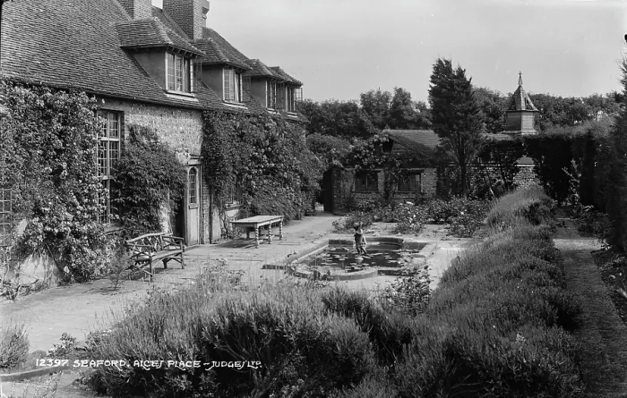 Framed Print : Aices Place Garden Framed Print : Aices Place Garden