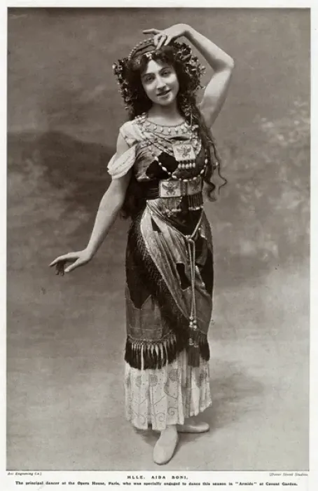 Framed Print : Aida Boni (1880 - 1974), Italian dancer. Appearing in Armida, Covent Garden. Date: 1909 Framed Print : Aida Boni (1880 - 1974), Italian dancer. Appearing in Armida, Covent Garden. Date: 1909