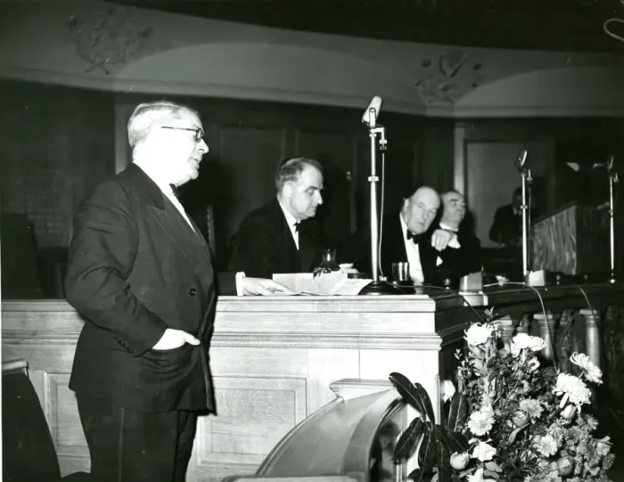 Framed Print : Air Marshal Sir Owen Jones, left, proposes the vote of t?