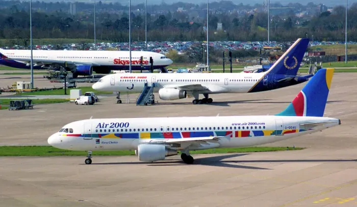 Framed Print : Airbus A320-214 G-OOAU Framed Print : Airbus A320-214 G-OOAU