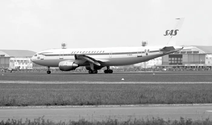 Framed Print : Airbus Industrie A300B2-320 F-WZEN Framed Print : Airbus Industrie A300B2-320 F-WZEN