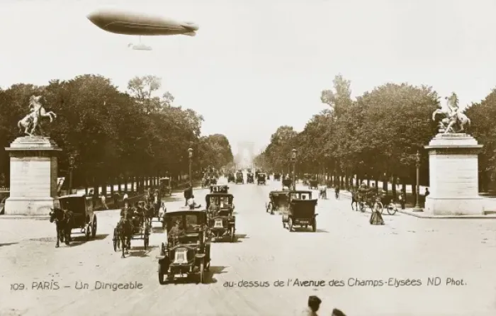 Framed Print : Airship over the Champs Elysees, Paris Framed Print : Airship over the Champs Elysees, Paris