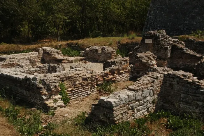 Framed Print : Albania. Buthrotum. Roman baths. 1st-2nd centuries A. C. Ruin Framed Print : Albania. Buthrotum. Roman baths. 1st-2nd centuries A. C. Ruin