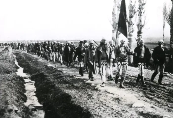 Framed Print : Albanian volunteers marching, Serbia, WW1 Framed Print : Albanian volunteers marching, Serbia, WW1