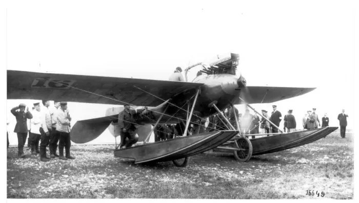 Framed Print : Albatros WRE. 1 16 amphibian monoplane Framed Print : Albatros WRE. 1 16 amphibian monoplane
