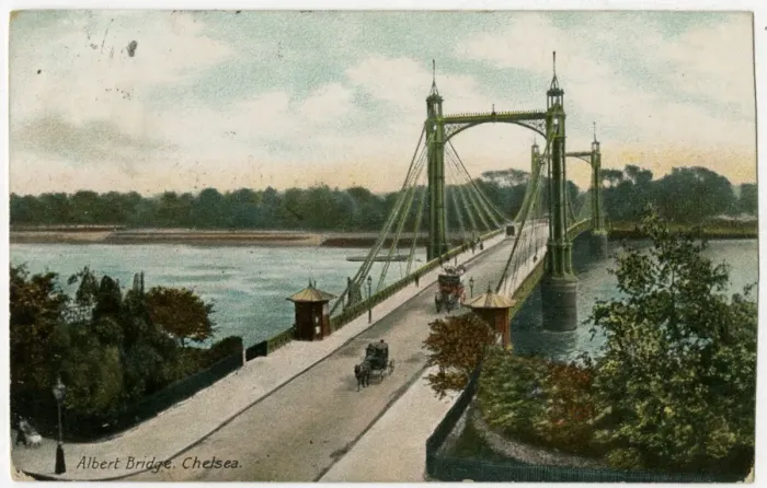 Framed Print : Albert Bridge over the River Thames, West London Framed Print : Albert Bridge over the River Thames, West London