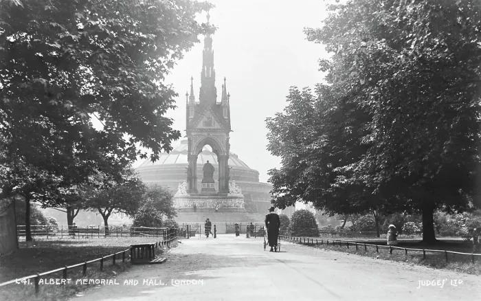 Framed Print : Albert Memorial and Hall, London Framed Print : Albert Memorial and Hall, London