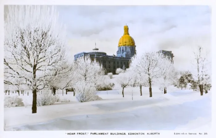 Framed Print : Alberta Parliament Buildings, Edmonton, Canada - Winter Framed Print : Alberta Parliament Buildings, Edmonton, Canada - Winter