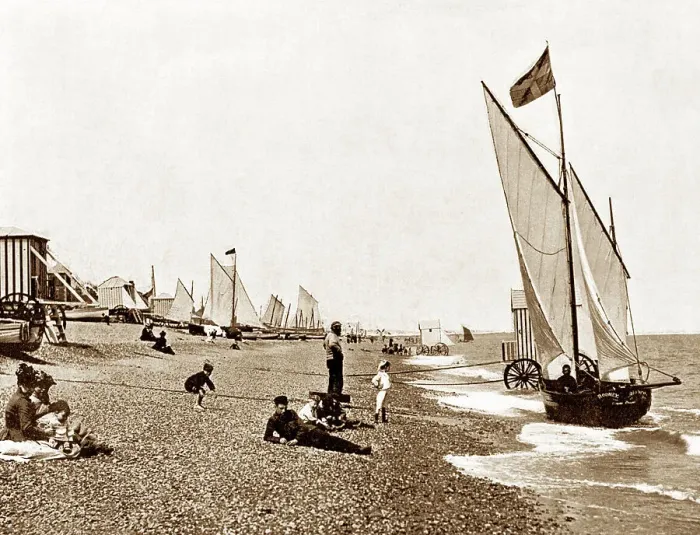 Framed Print : Aldeburgh Beach, early 1900s Framed Print : Aldeburgh Beach, early 1900s