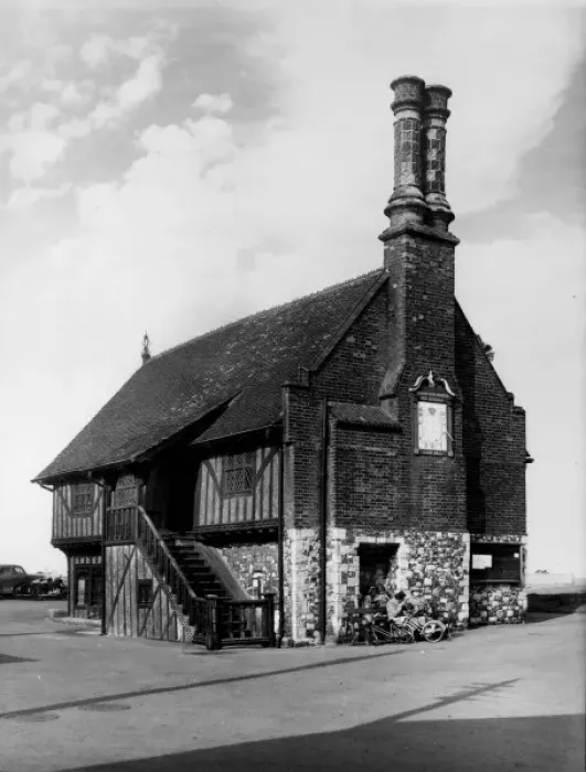 Framed Print : Aldeburgh Moot Hall Framed Print : Aldeburgh Moot Hall