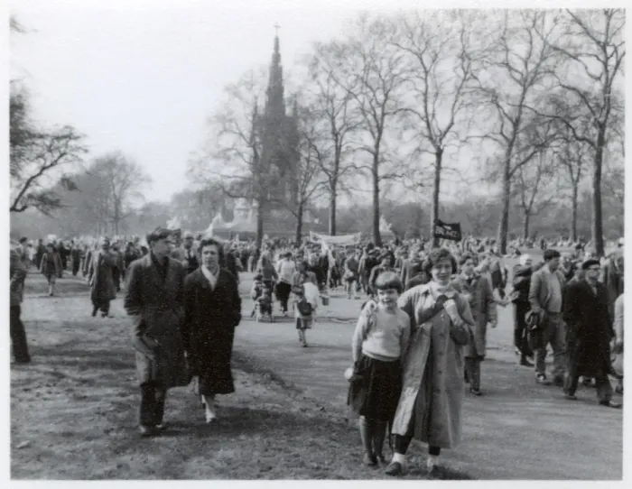Framed Print : Aldermaston March - 27th March 1959 Framed Print : Aldermaston March - 27th March 1959